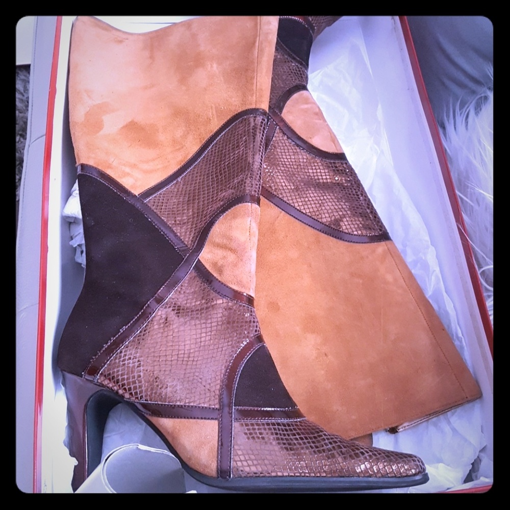 Bellini suede boots